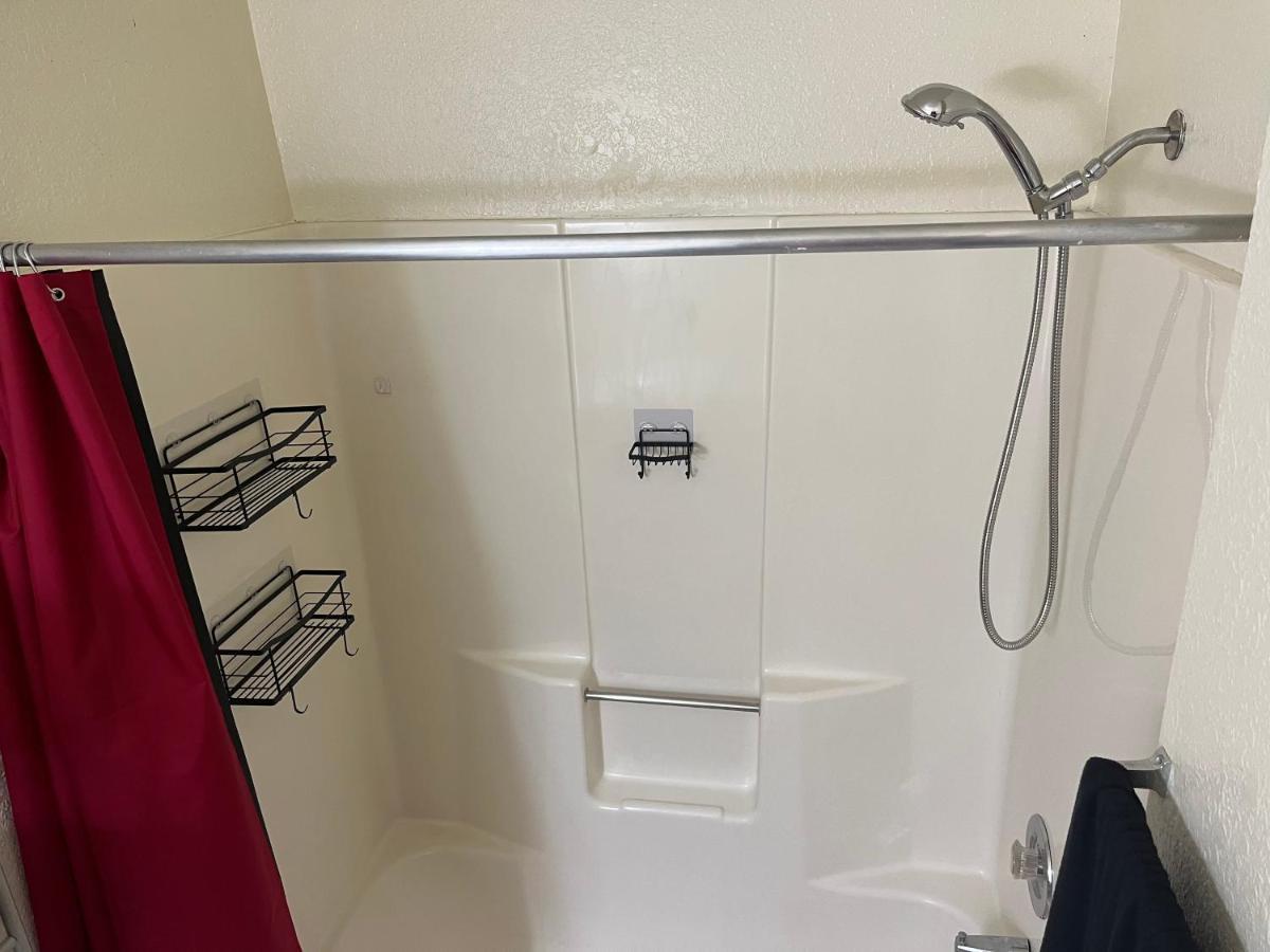 Cozy 1 Bed ~ Close To Soaring Eagle And Downtown Mount Pleasant Kültér fotó