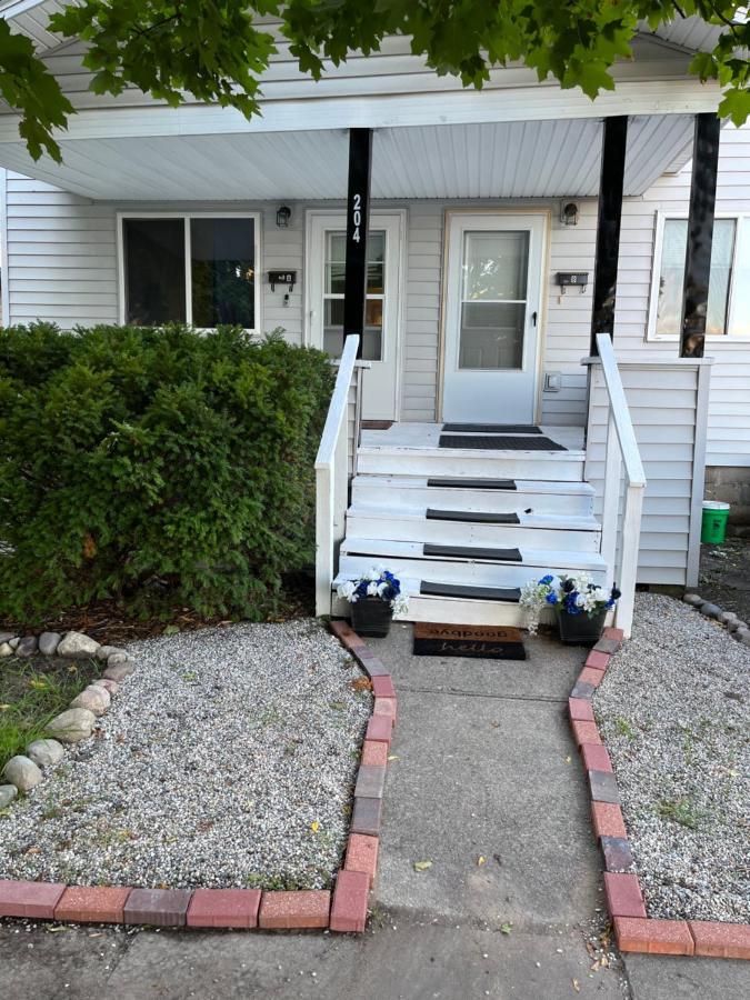 Cozy 1 Bed ~ Close To Soaring Eagle And Downtown Mount Pleasant Kültér fotó